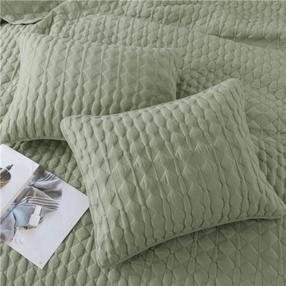 Sage Green Quilt Queen Size Bedding Sets with Pillow Shams, Lightweight - Picture 6 of 8